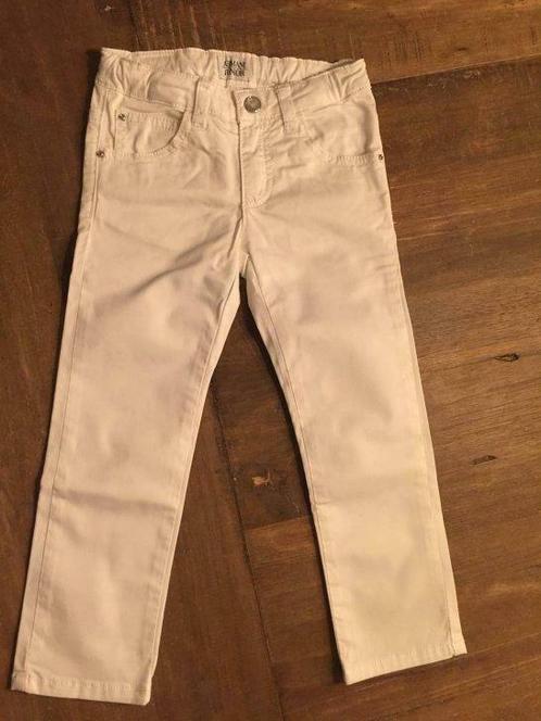 Nouveau pantalon blanc Armani Junior taille 3, Enfants & Bébés, Vêtements enfant | Taille 98, Neuf, Fille, Pantalon, Enlèvement ou Envoi