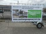 reclame aanhangwagen voor spandoek of bord.