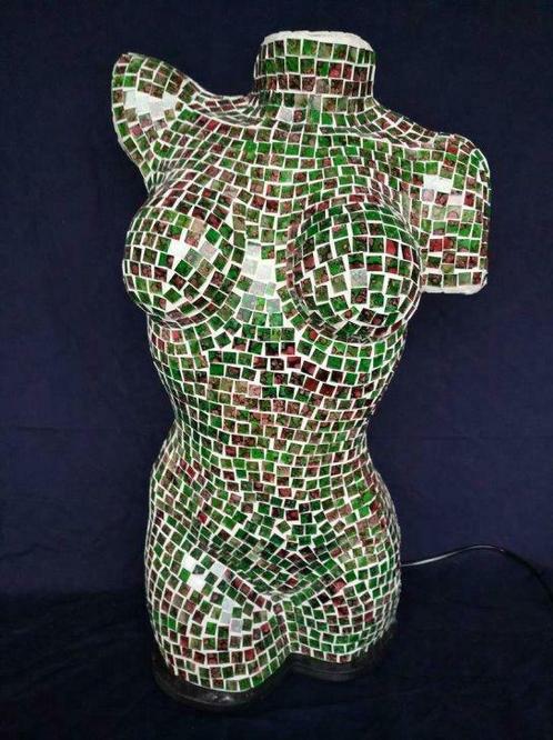 Lampe d'ambiance torse femme verre mosaïque colorée fait mai, Antiquités & Art, Art | Sculptures & Bois, Enlèvement ou Envoi