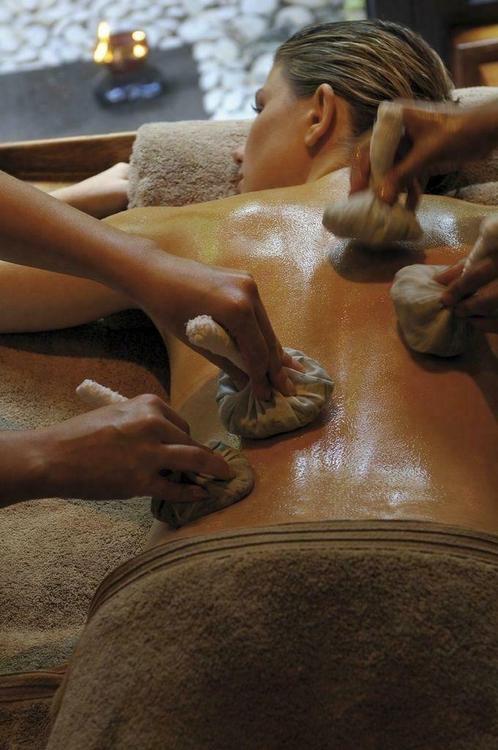 Massages, lichaamsbehandelingen Massages, lichaamsbehandelingen