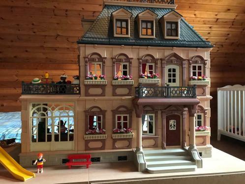 Playmobil nostalgisch huis (volledig bemeubeld + extra) Playmobil nostalgisch huis (volledig bemeubeld + extra)