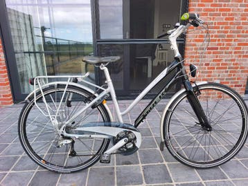 Damesfiets "trek Navigator T500sl" mooie en perfecte staat.