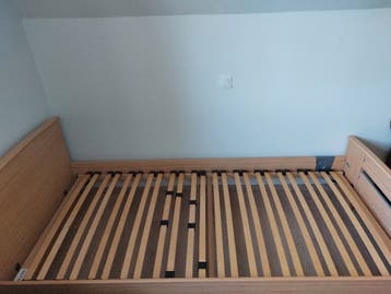 Gratis bed en nachtkast