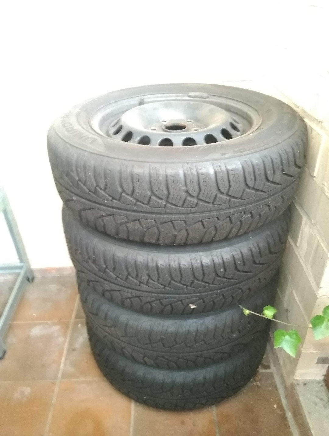 VW Golf VI: Winterbanden UNIROYAL 195/65 R15 T MS plus 77