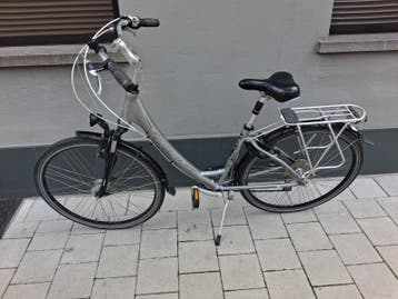 DAMESFIETS TREK IN GOEDE STAAT !!