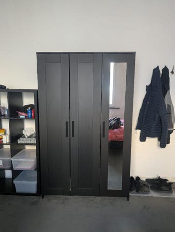 Kledingkast: IKEA BRIMNES zwart, 3-deurs