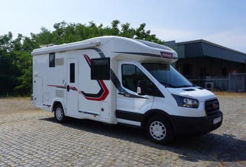Challenger 260 Start Edition face to face 2021 met 42.000km
