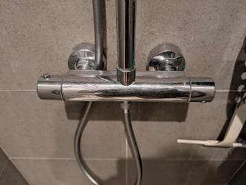 Douche en mixer om te geven