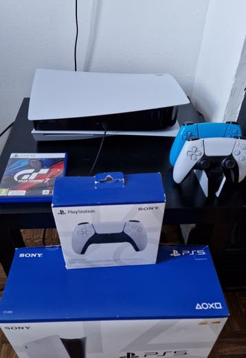 Ps5 disque 2 manettes + chargeur manette ps5 + Gt7
