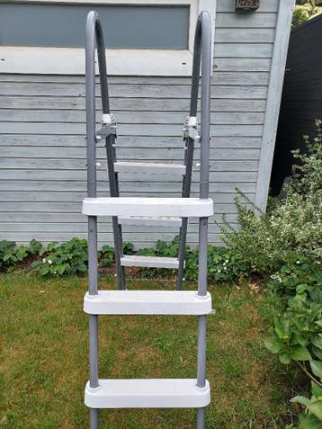 ladder zwembad Intex 2m