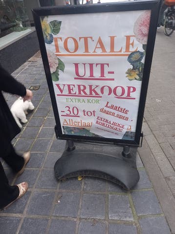 gratis afhalen Oostende stoep reclamepaneel op voet