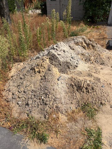 +3 m3 zavelzand met steenpuin
