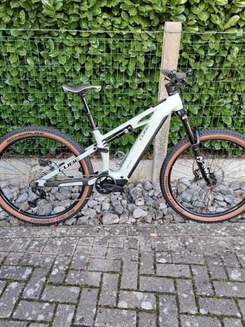 E-MTB CUBE Stereo Hybrid ONE44 HPC Race 800