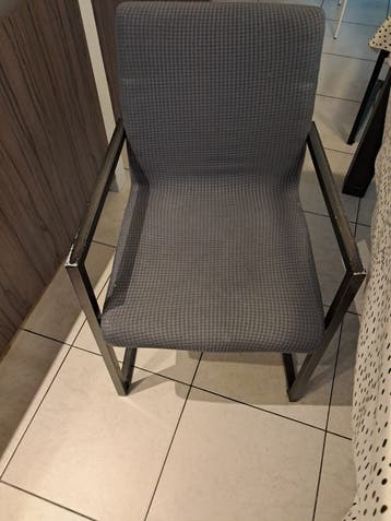 GRATIS 6 eetkamerstoelen