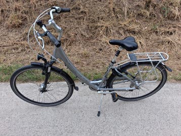 DAMESFIETS TREK IN ZEER GOEDE STAAT !!
