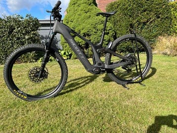 Mountainbike Scott Patron e-bike 900 model jaar 2025.