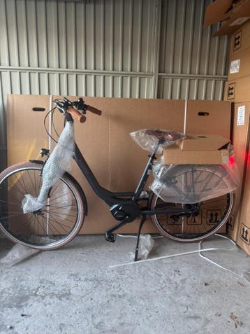 NIEUWE ETERRA ELEKTRISCHE FIETSEN MET MIDDENMOTOR