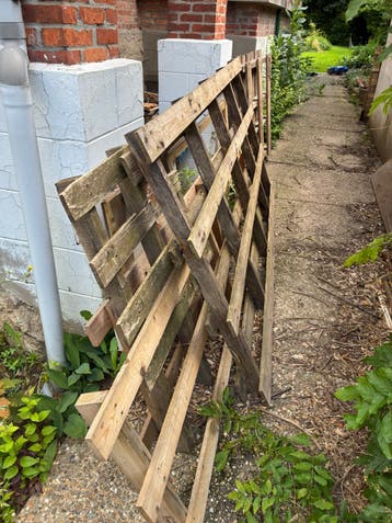 Gratis, 7 houten paletten