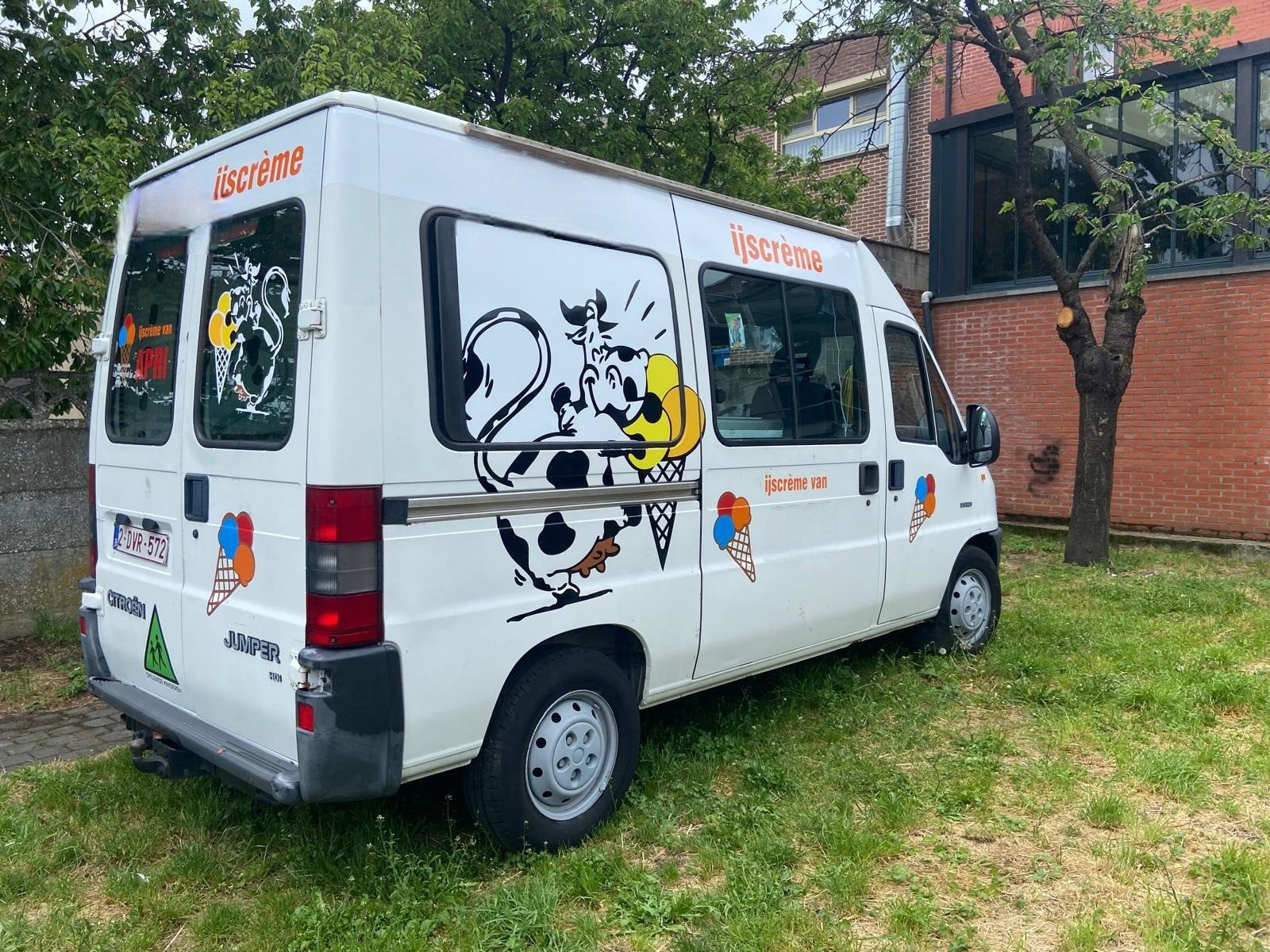 ijswagen/foodtruck te koop direct beginnen !!