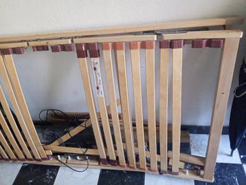 Gratis ! Orthopedisch bed dat moet worden gerepareerd