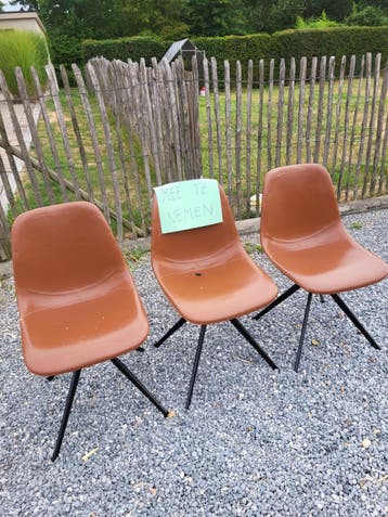 Gratis 3 cognac stoelen