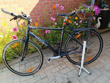 Trek hybride maat 52 wielmaat 28