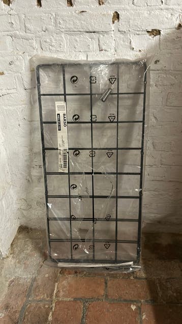 Gratis Nieuw IKEA BARSÖ plantenrek / wandrek zwart