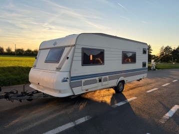 Grote caravan alle papieren aanwezig