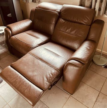 Gratis: 2 lederen tweezit relaxzetels