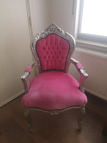 Decadente stoel roze en zilver