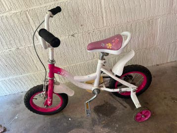 Kinderfietsje meisje