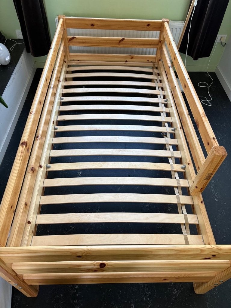 Gratis 2 kinderbedden 210lx100bx67h