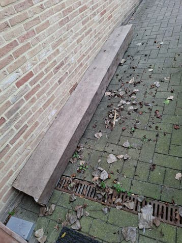 Polyester sierbalk