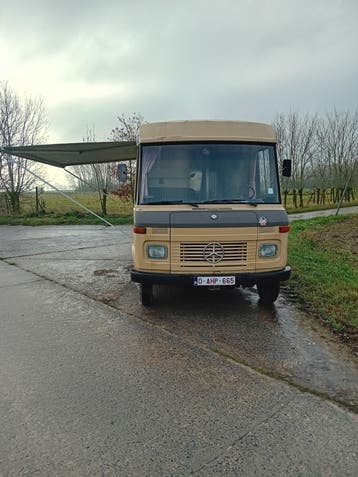 Oldtimer camper mercedes