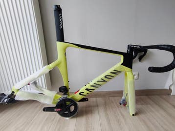 Canyon Aeroad CF SLX maat M – SRAM AXS