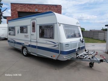 Caravan Fendt - Bouwjaar 2004- 4 slaapplaatsen- mover- tent
