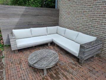 Tuinbank in hoek