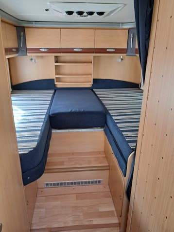 Dethleffs met enkele bedden 75000km '2008 airco nieuwe staat
