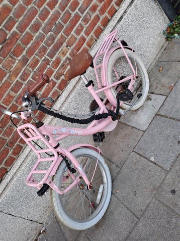 Roze kinderfiets