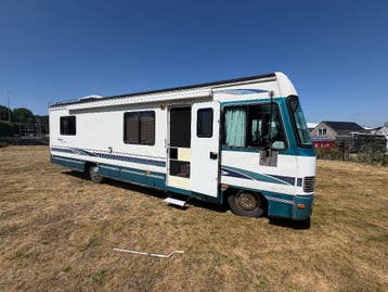 USA CAMPER GMC V8