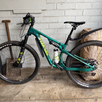 Mountainbike te koop