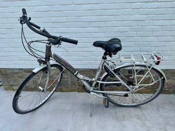 Damesfiets, technisch in orde, ideaal voor student!