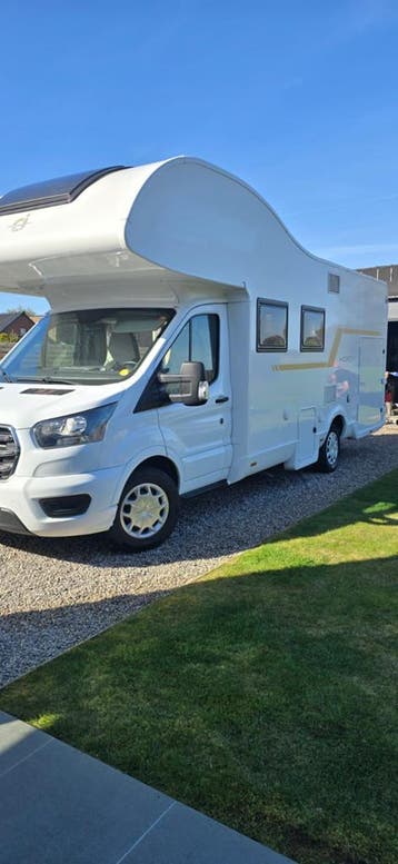 Ford Horon 90M (2020) – 92.101 km – 4+1 Zitplaatsen – Ins