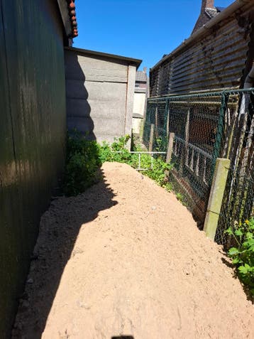Geel zand afkomstig uit afgraven woning