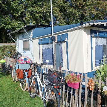 Caravan met luifel