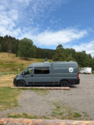 Nieuw gebouwde Opel Movano 4 stoelen, off grid!