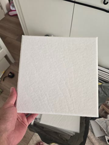 Gratis lichtgrijze zelfklevende akoestische panelen