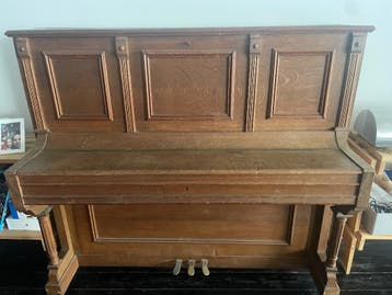 Piano in goede staat om te doneren