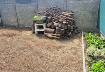 Gratis hout // ter plaatse af te halen