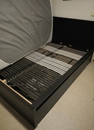 Gratis op te halen bed 140 x 200 cm